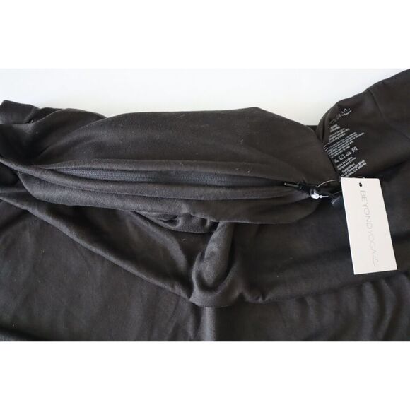 Beyond Yoga Women's One Size Black Lightweight Pocket Infinity Scarf - Picture 12 of 16